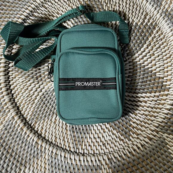 Vintage Promaster 300 Green Nylon Camera Bag with Original Tag NWT - Picture 2 of 11